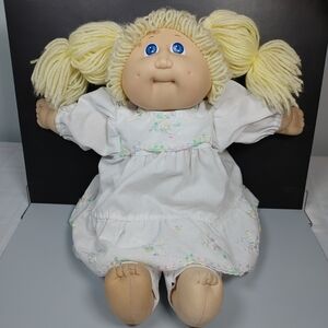 Cabbage Patch Kids Girl Doll Vintage 1984 Blond Hair, Blue Eyes, Dimples